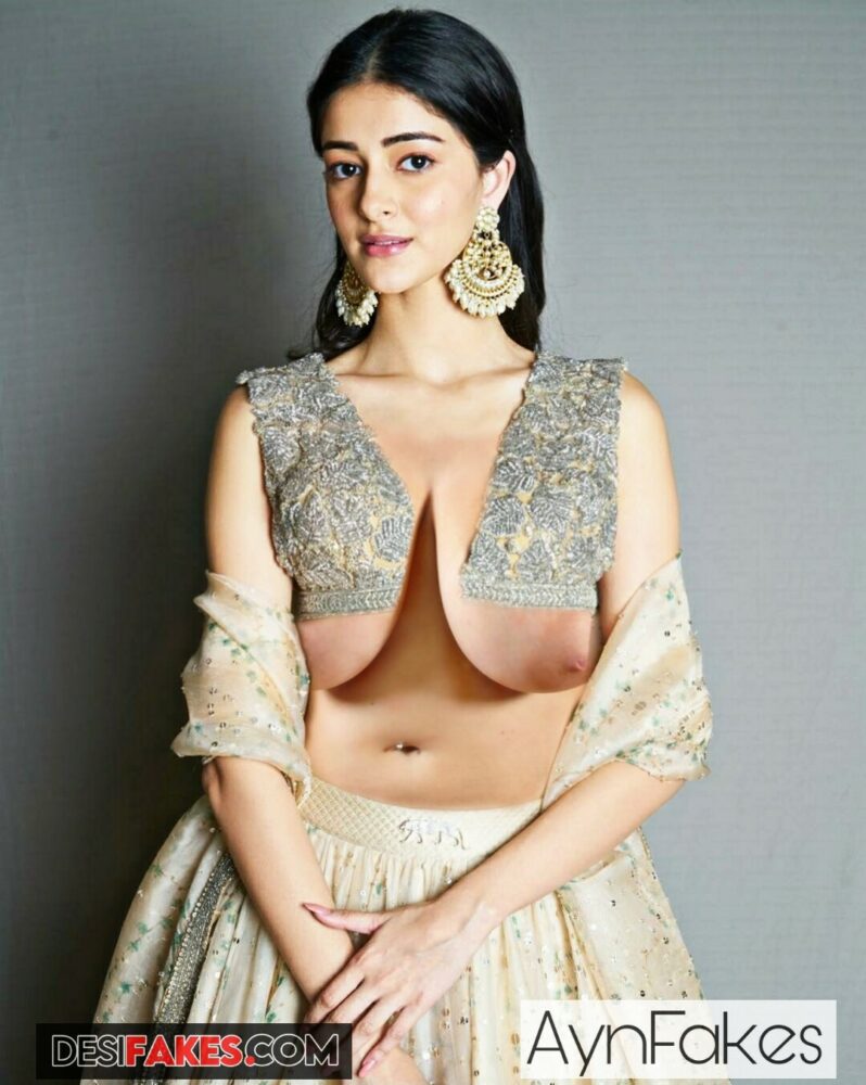 Ananya panday Nude Cleavage XXX images Bollywood Actress Sex HD